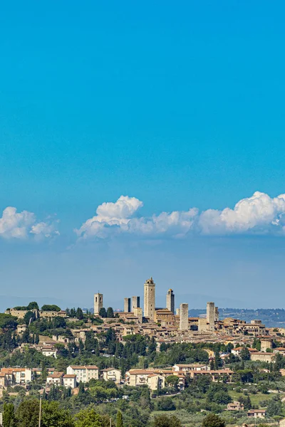 Pohled na San Gimignano, staré středověké Toskánké městečko s res — Stock fotografie