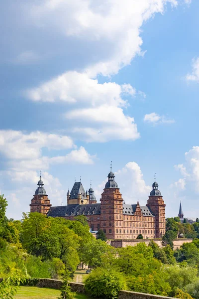 Célèbre château de la ville d'Aschaffenburg — Photo