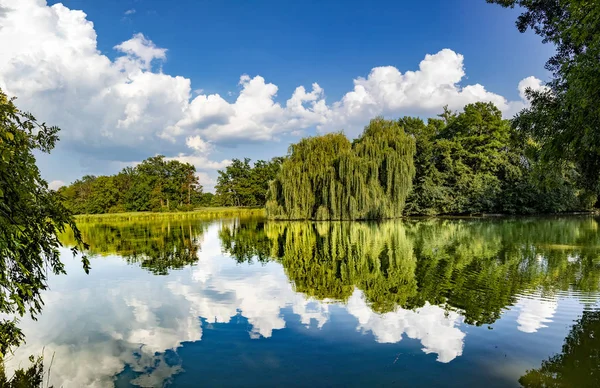 Paisagem cênica no jardim Schoenbusch — Fotografia de Stock