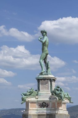 Floransa'ya bakan Miquelangelos David Heykeli