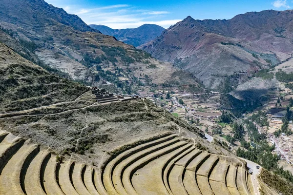Maccu Picchiu de Urubamba vadisinde terracced alanları — Stok fotoğraf