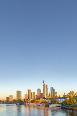 Skyline frankfurt ana nehir ile