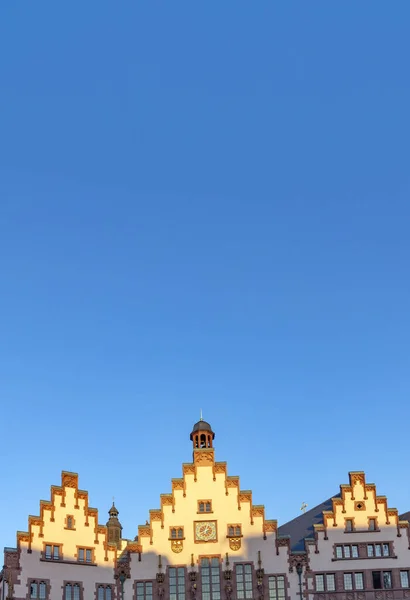フランクフルトのローマーにある有名な市庁舎 — ストック写真