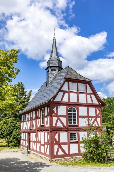 Oude vakwerkkerk in het Hessenpark Openluchtmuseum — Stockfoto