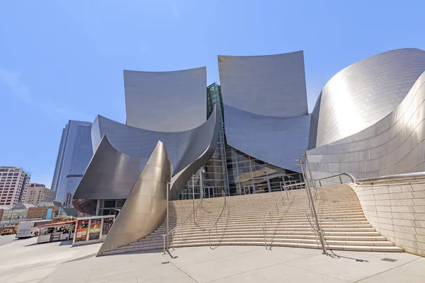 Walt Disney koncertní síň navrhl architekt Frank Gehry, je — Stock fotografie