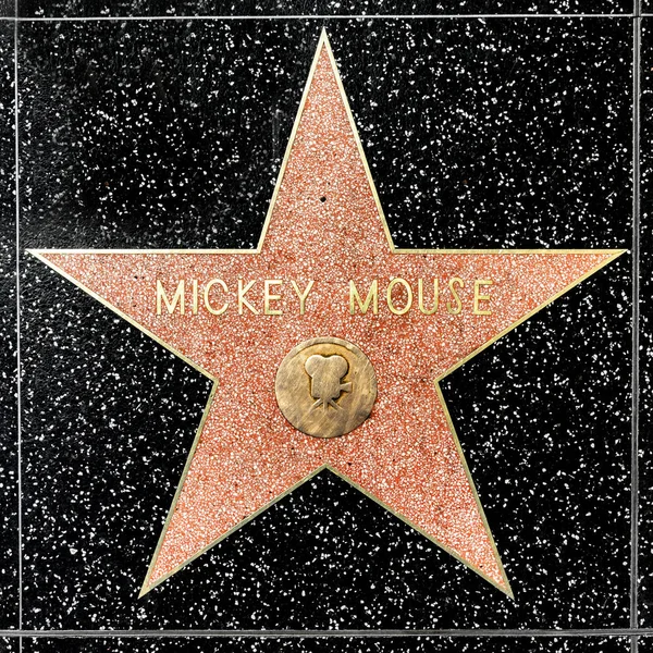 Primer plano de Star en el Paseo de la Fama de Hollywood para Mickey Mouse — Foto de Stock