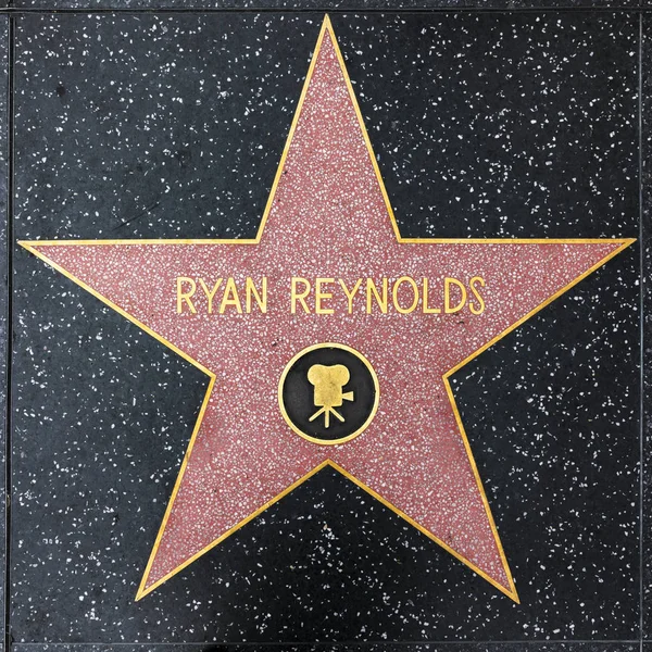Zbliżenie Gwiazdy na Hollywood Walk of Fame dla Ryana Reynoldsa — Zdjęcie stockowe