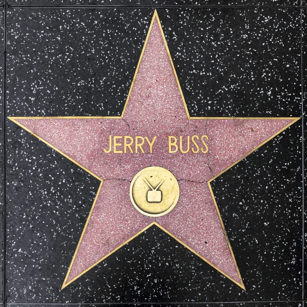 Close-up de Estrela na Calçada da Fama de Hollywood para Jerry Buss — Fotografia de Stock