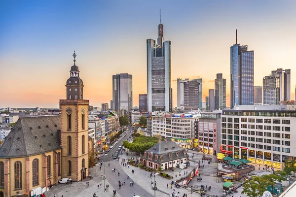View to skyline of Frankfurt with Hauptwache and skyscraper in e — Stock Photo, Image