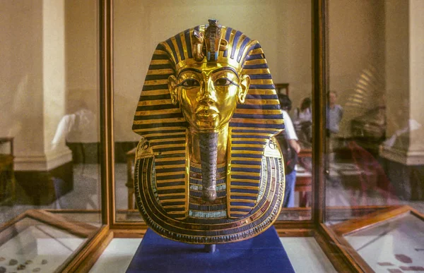 Guld mask av tutankhamun — Stockfoto