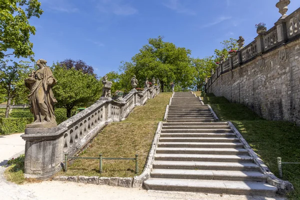 Rezydencja z ogrodem kwiatowym w Wurzburg — Zdjęcie stockowe