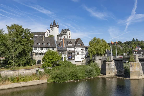 历史悠久的迪兹城堡在拉恩河,莱茵兰-普法尔茨,格尔马 — 图库照片