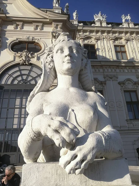 Esfinge em frente ao miradouro em Viena, Áustria — Fotografia de Stock