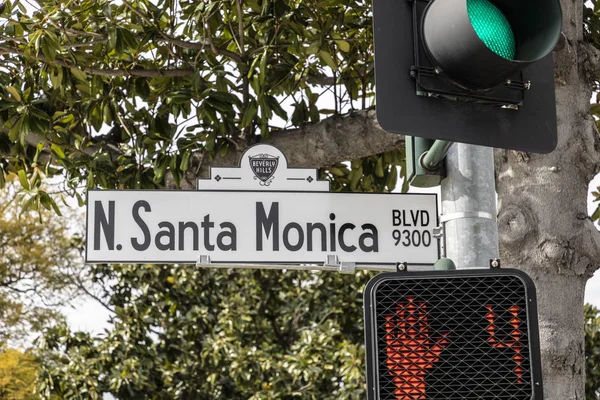 Ulice název Severní Santa Monica bulvár v Beverly kopce — Stock fotografie