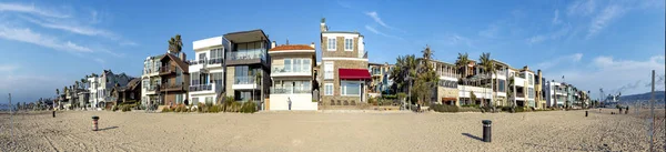 Malebné plážové domy na promenádě Manhattan Beach, Usa Nea — Stock fotografie