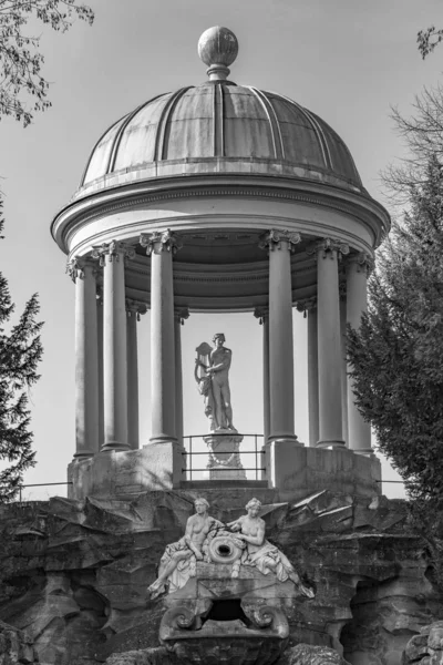 Świątynia Apolla w Pałacowych Ogrodach Schwetzingen — Zdjęcie stockowe