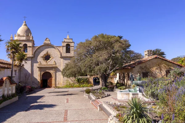 Vue extérieure de la mission Carmel — Photo