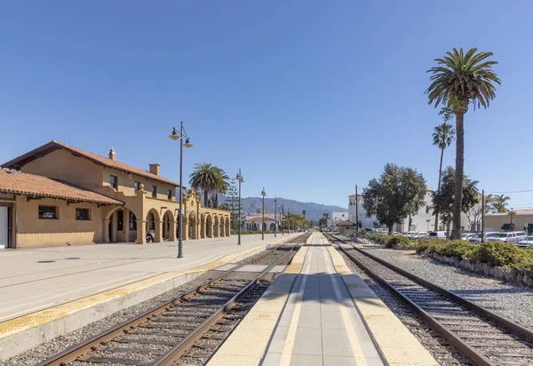 Estación de tren de Santa Bárbara construida en estilo Misión — Foto de Stock