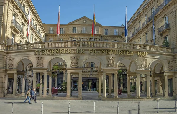 Luxusní Hotel Steigenberger Frankfurter Hof ve Frankfurtu nad Mohanem, — Stock fotografie