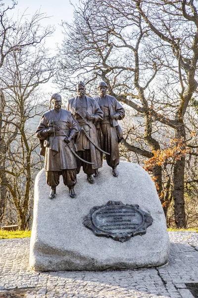 Monument aux Cosaques ukrainiens sur Leopoldsberg qui participent — Photo