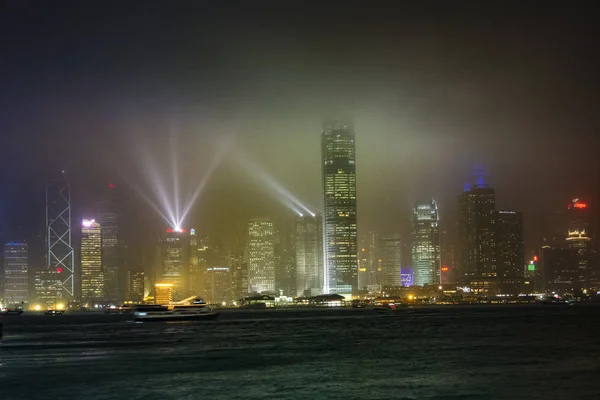 Hong Kong famoso Laser harber Show visto dal porto di Kowloon — Foto Stock