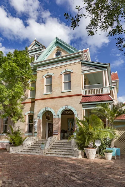 Antigua casa de huéspedes punto más al sur del hotel patrimonio en Key West —  Fotos de Stock