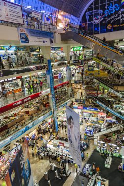 iç Odalar plaza, bigges elektronik ve yazılım Dükkanı