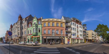 İnsanlar Swi 'nin tarihi kısmı boyunca yürümekten hoşlanırlar.