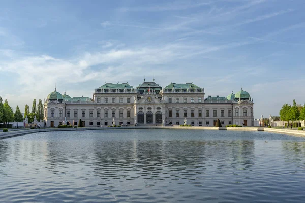 Palácio Belvedere no verão, Viena, Áustria — Fotografia de Stock