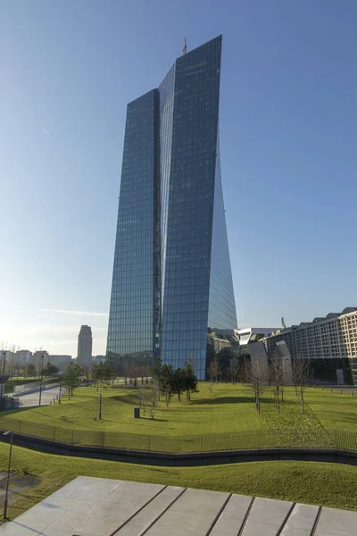 Panoramiczny widok na nowy budynek Ecb w ostend, Frankfurt nad Menem — Zdjęcie stockowe