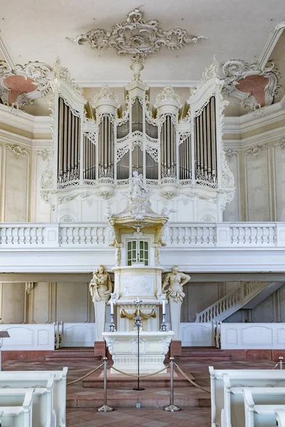 Inne i Ludwigskirche kyrka i Saarbruecken, Tyskland — Stockfoto