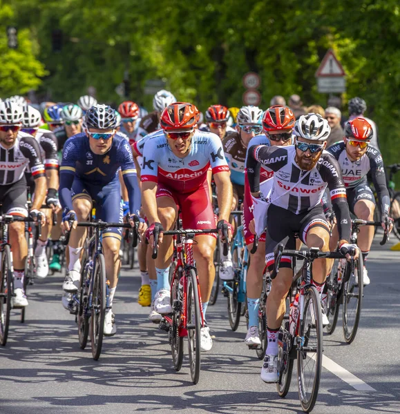 Coureur cycliste à la célèbre course Francfort - Eschborn à Schwalb — Photo