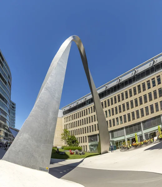 Complejo de arquitectura moderna en el corazón de Frankfurt llamado el —  Fotos de Stock
