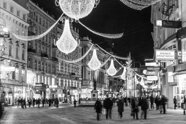 Famous Graben street at night — Stock Photo, Image