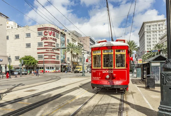 Tranvía rojo tranvía en tren en Nueva Orleans French Quarter —  Fotos de Stock