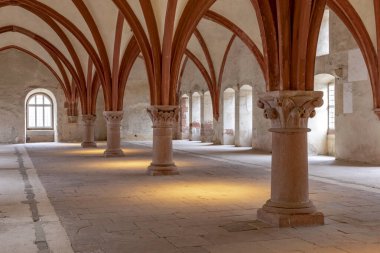 Eberbach Almanya 'sındaki manastırdan Keşiş yatakhanesi