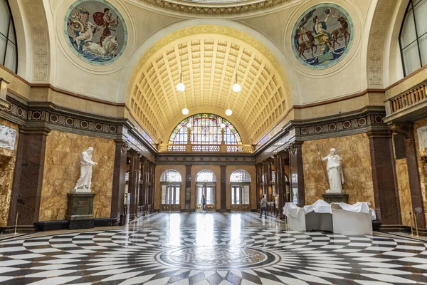 À l'intérieur du vieux Kurhaus à Wiesbaden — Photo