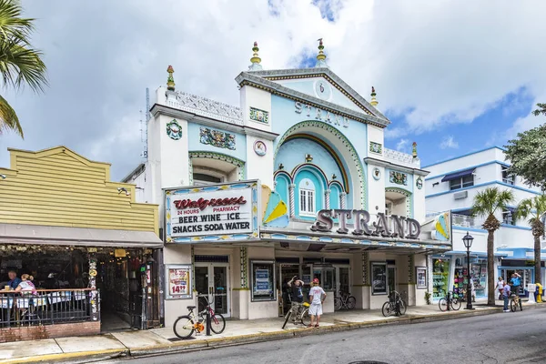 La gente al cinema Strand a Key West — Foto Stock