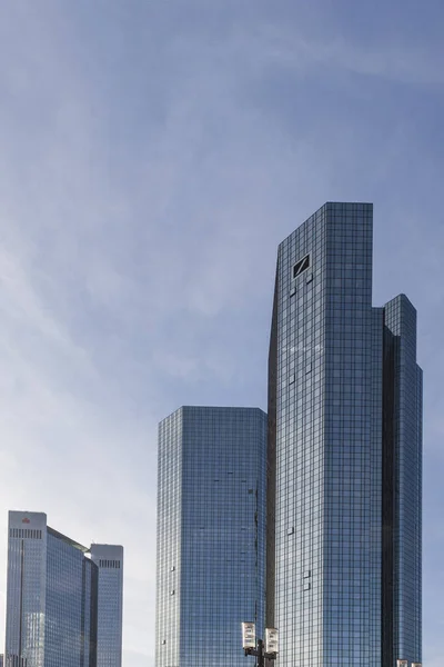 Deutsche Banks högkvarterstorn, en modern skyskrapa i Cen — Stockfoto