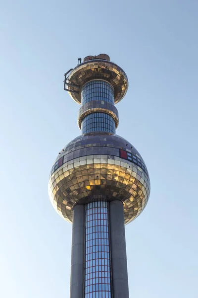 Toren van Garbage-verwerkingsbedrijf in Wenen — Stockfoto