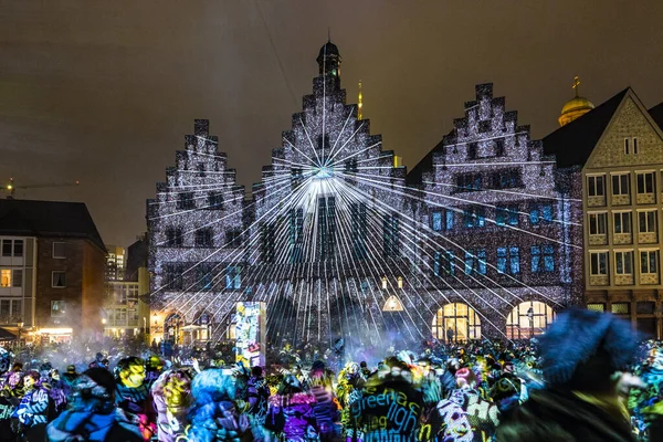 People watch the open air light spectacle Luminale in Frankfurt — Stock Photo, Image