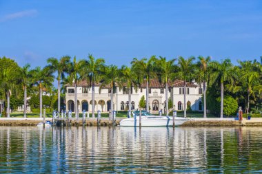  lüks evler kanalında Miami Beach