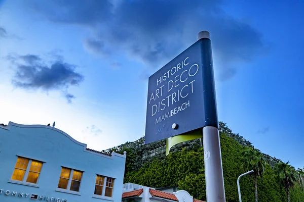 Firmar distrito histórico art deco en Miami Beach — Foto de Stock