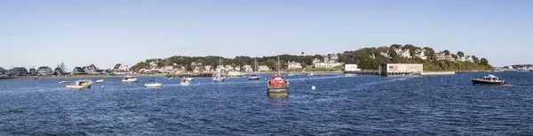 Skyline di isola di Hull vicino a Boston con navi a vela per privati — Foto Stock