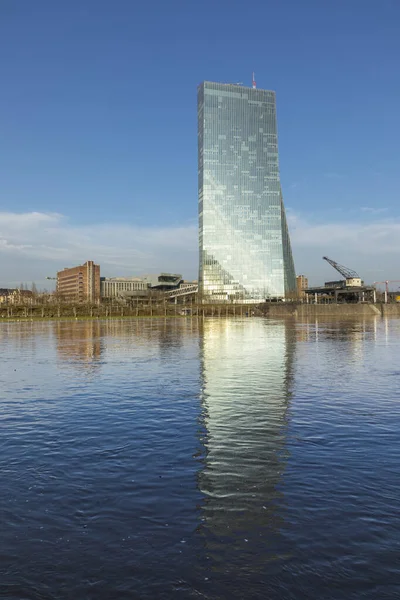 Widok panoramiczny na park hafenpark w ostend, frankfurt am Main, niemiecki — Zdjęcie stockowe