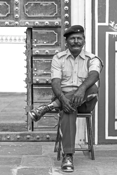 Guarda indiana na entrada do museu — Fotografia de Stock