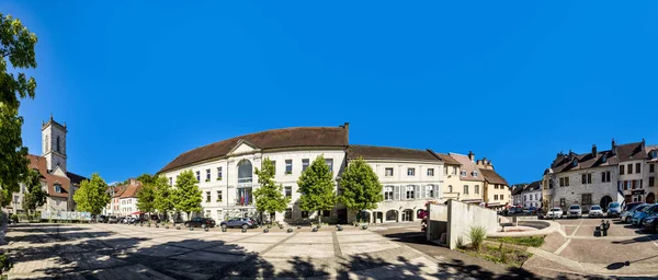 Marknadsplats på Beaume les Dames i Frankrike — Stockfoto