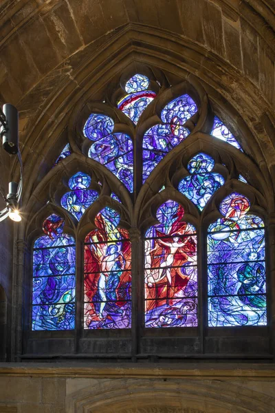 Vitrais da catedral de Saint Etienne desenhada por Mar — Fotografia de Stock