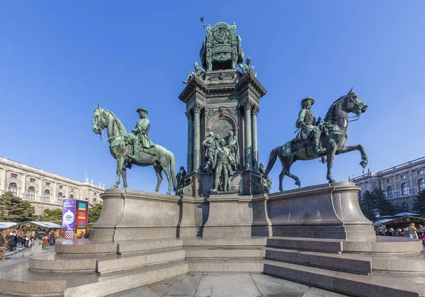 Maria Theresia Monument, in Vienna — Stock Photo, Image