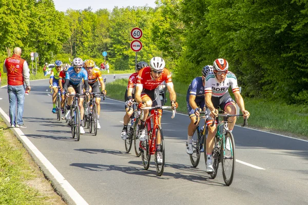 Cyklista na slavném závodě Frankfurt - Eschborn ve Schwalbu — Stock fotografie